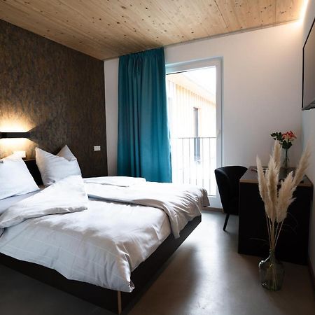 Motel Q Zimmern ob Rottweil Eksteriør bilde