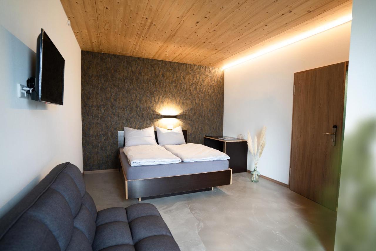 Motel Q Zimmern ob Rottweil Eksteriør bilde